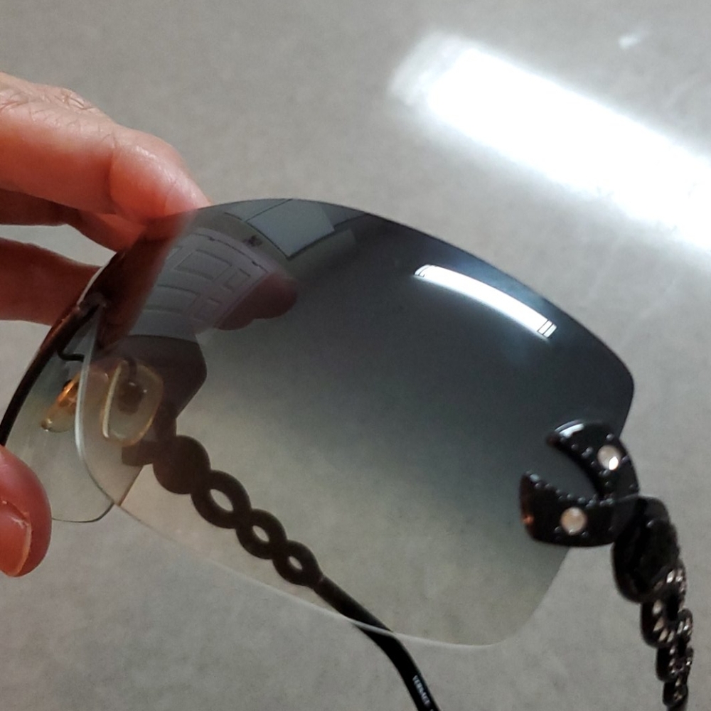Versace Rimless Black Gradient Sunglasses - Picture 9 of 10